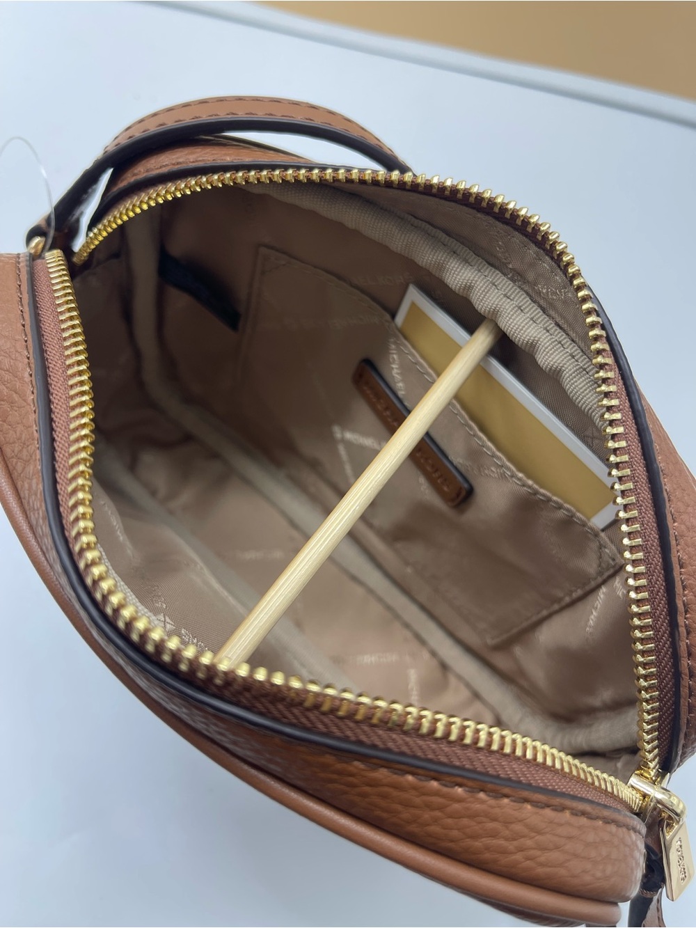 Michael Kors Jet Set Sm Signature Logo Camera Crossbody Xbody Bag
Brown 
NWT - Picture 11 of 16